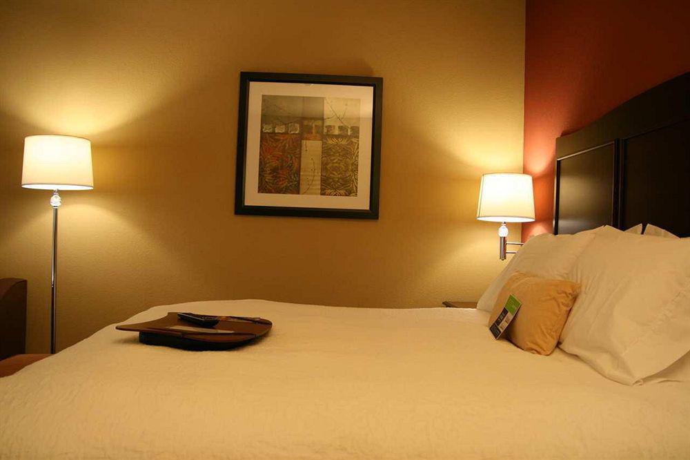 Hampton Inn & Suites Mission Kamer foto