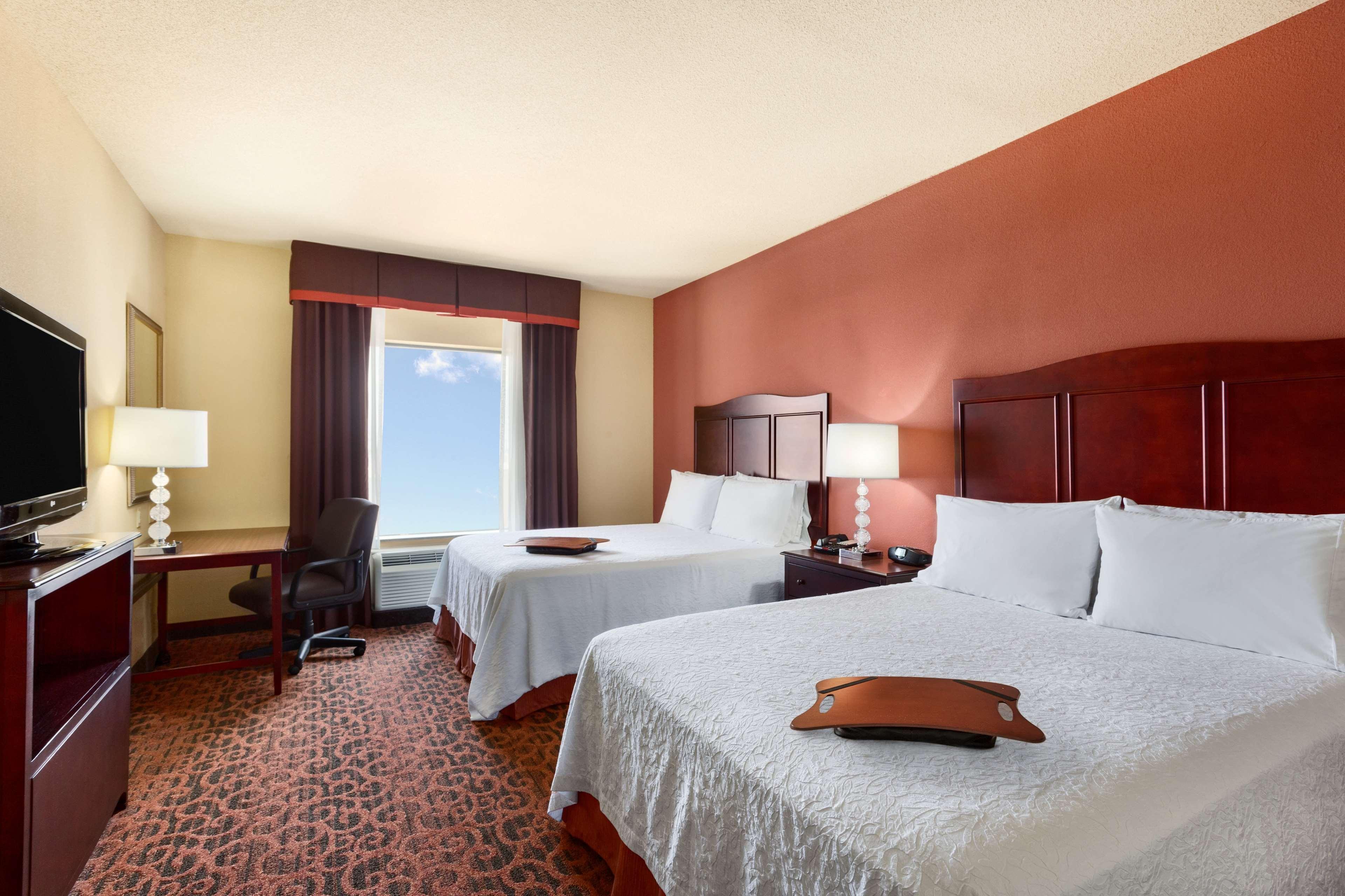 Hampton Inn & Suites Mission Buitenkant foto