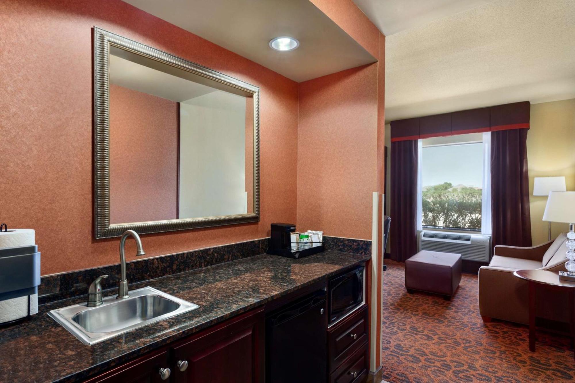 Hampton Inn & Suites Mission Buitenkant foto